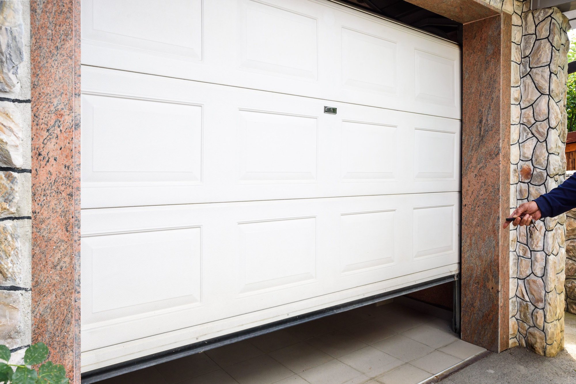 Merlin's Automatic Door Lock The Essential Security Device For Your Home